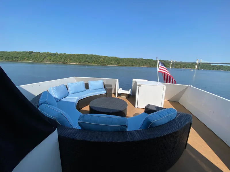 Slide: The Image of Staircase leading to open hatch on 2005 Skipperliner Millenium boat. - 35