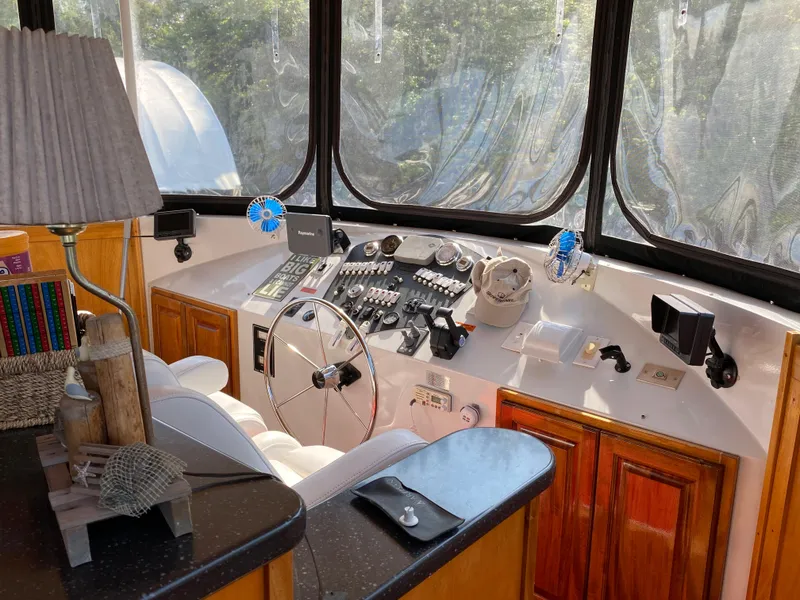 Slide: The Image of Luxurious 2005 Skipperliner Millenium yacht interior with bar and panoramic windows. - 43