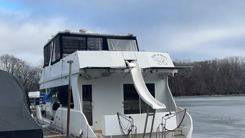 Slide: The Image of Skipperliner Millenium 2005 - 99