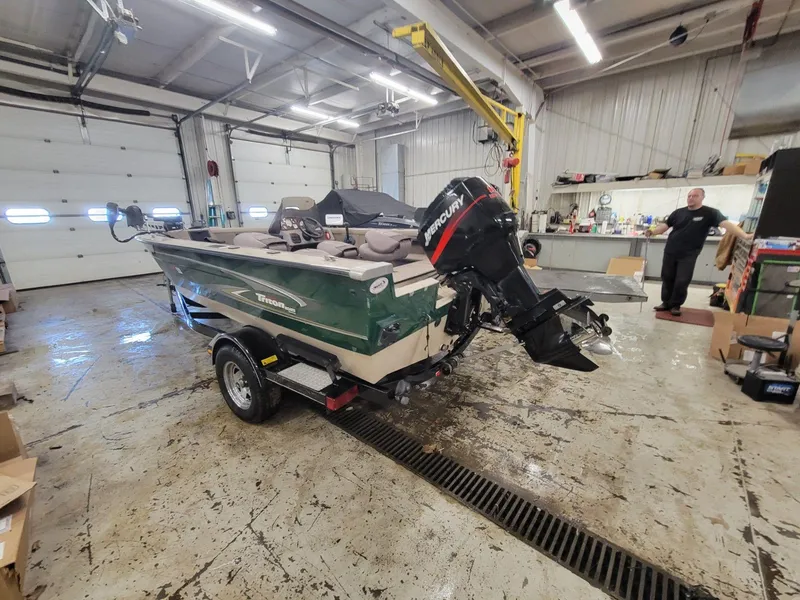 Slide: The Image of Triton DV 176 SC Sport 2005 - 5