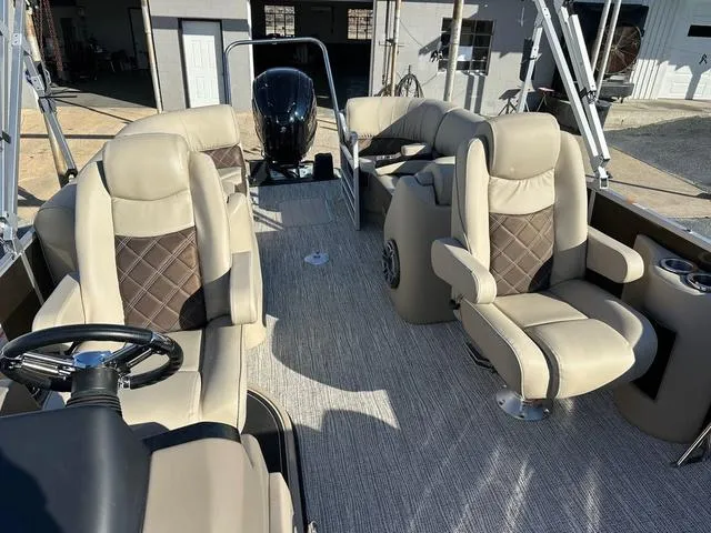 Slide: The Image of SunCatcher ELITE 324RC 2025 - 8