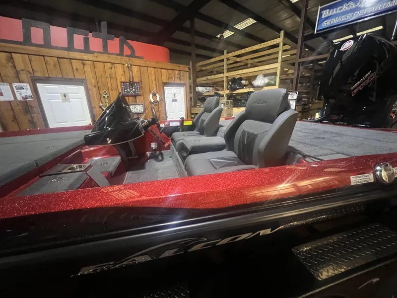 The Image of Falcon F195 2025 - 1