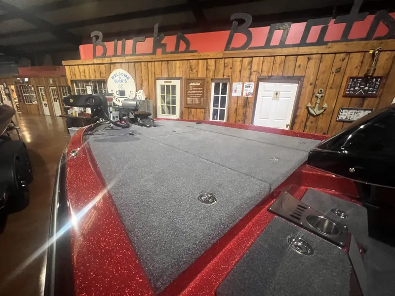 Slide: The Image of Falcon Boats F195 2025 - 5