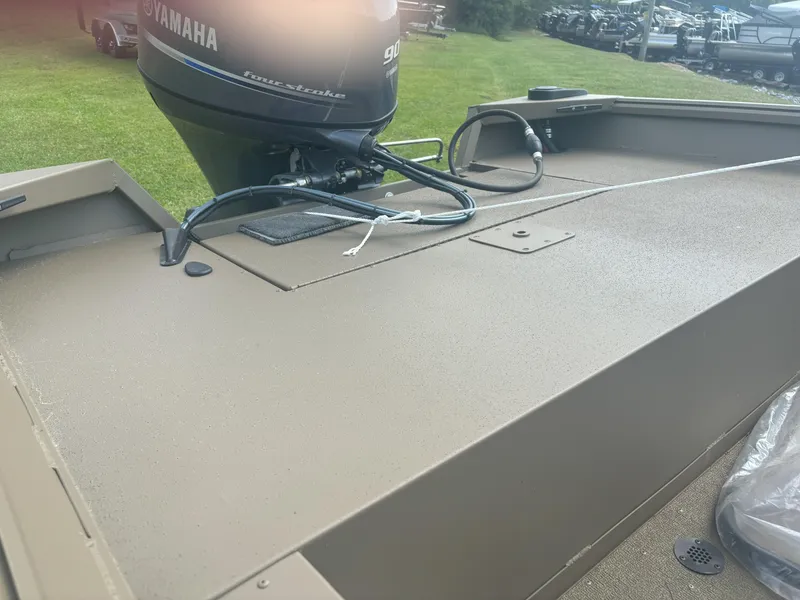 Slide: The Image of G3 Gator Tough 18 CC 2025 - 4