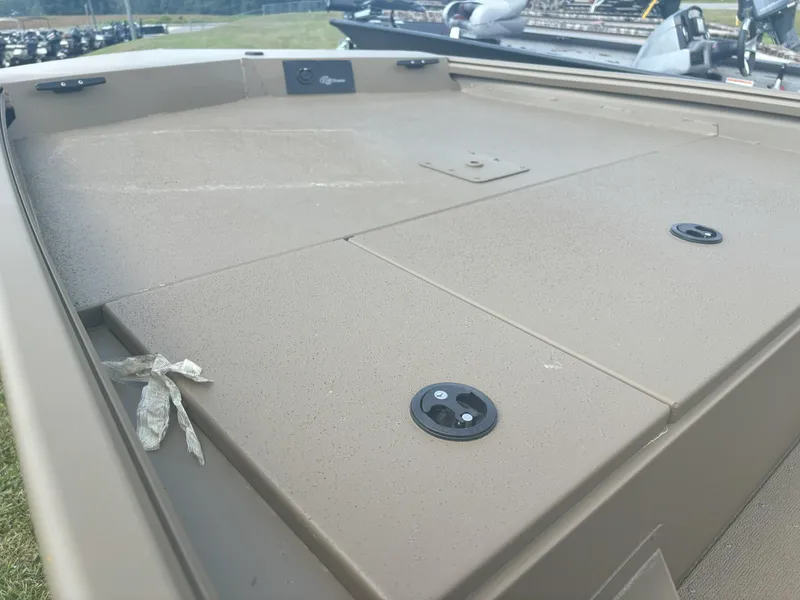 Slide: The Image of G3 Gator Tough 18 CC 2025 - 8