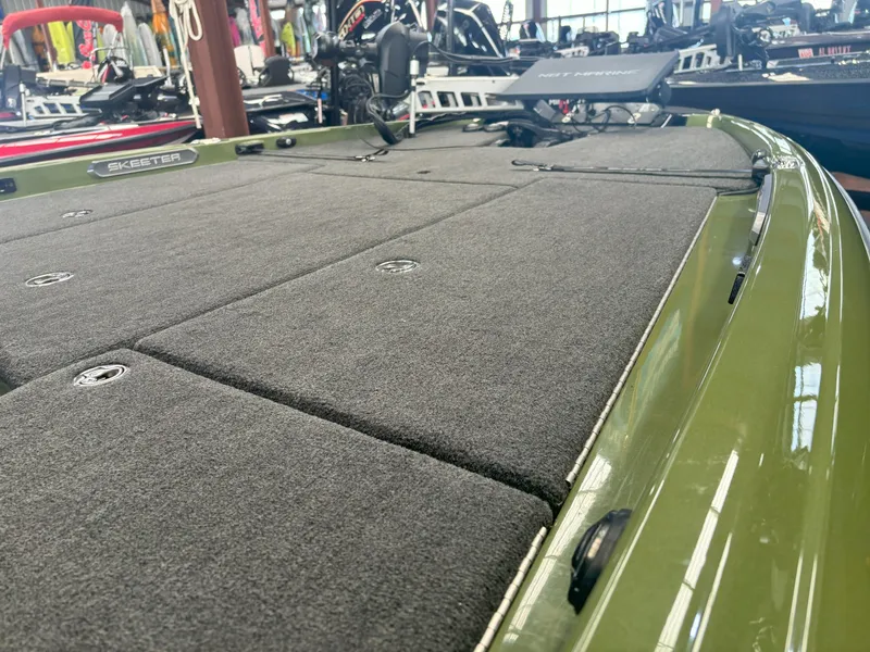 Slide: The Image of Skeeter FXR20 Apex 2023 - 18