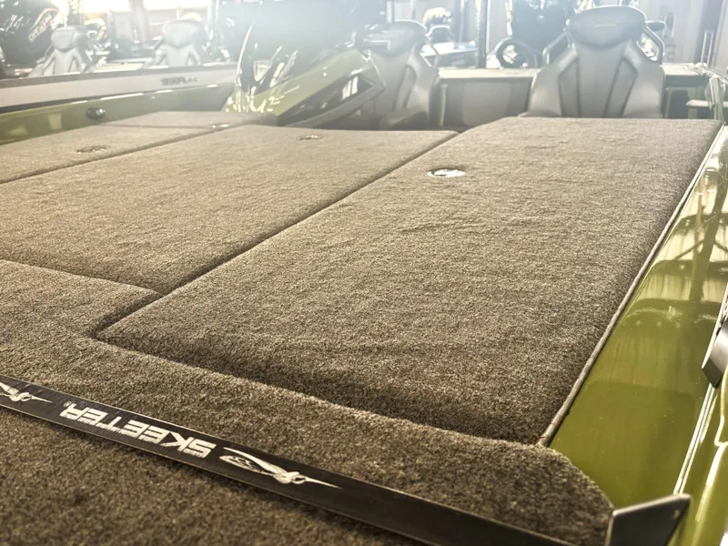 Slide: The Image of Skeeter FXR20 Apex 2023 - 20