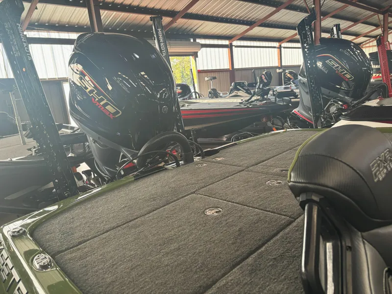 Slide: The Image of Skeeter FXR20 Apex 2023 - 22