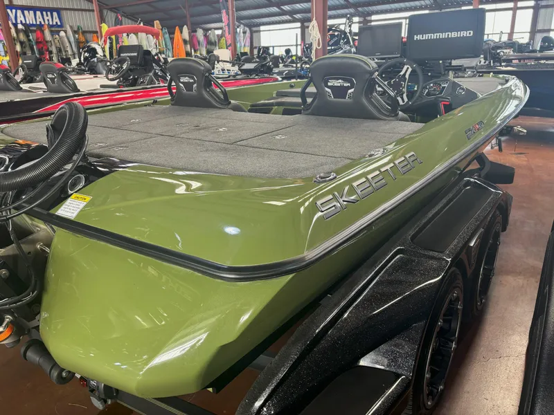 Slide: The Image of Skeeter FXR20 Apex 2023 - 6