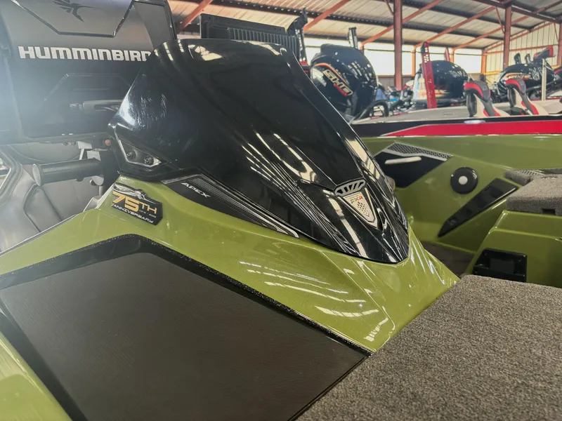 Slide: The Image of Skeeter FXR20 Apex 2023 - 7