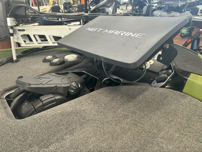 Slide: The Image of Skeeter FXR20 Apex 2023 - 8