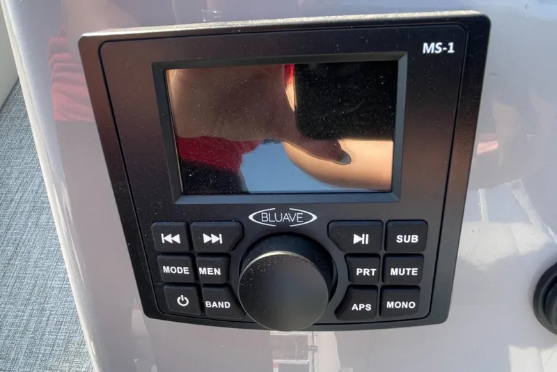 Slide: The Image of Control panel of a 2025 Landau Island Breeze 25 boat with Bluave MS-1 system. - 15