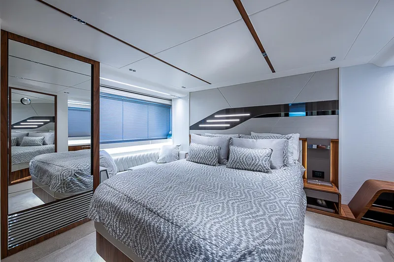 Slide: The Image of Sunseeker 60 EVO PREDATOR 2021 - 3