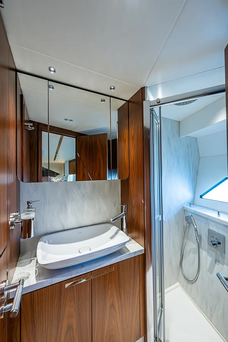 Slide: The Image of Sunseeker 60 EVO PREDATOR 2021 - 45