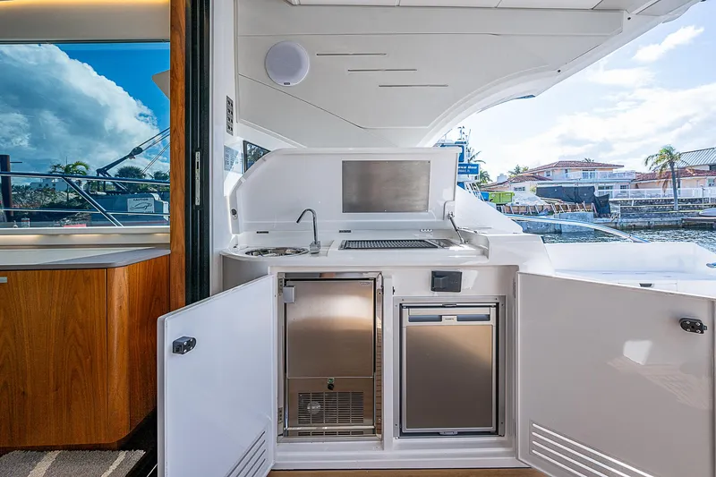 Slide: The Image of Sunseeker 60 EVO PREDATOR 2021 - 9