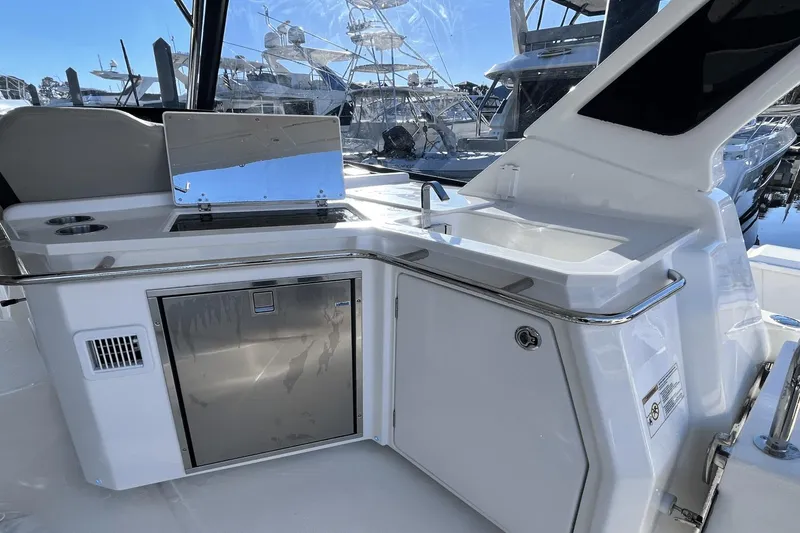 Slide: The Image of Aquila 36 Sport 2025 - 21