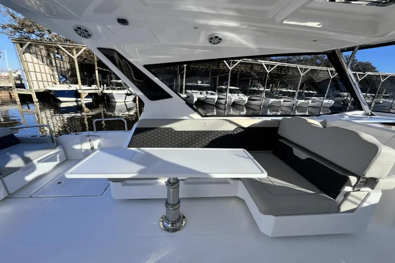 Slide: The Image of Aquila 36 Sport 2025 - 23
