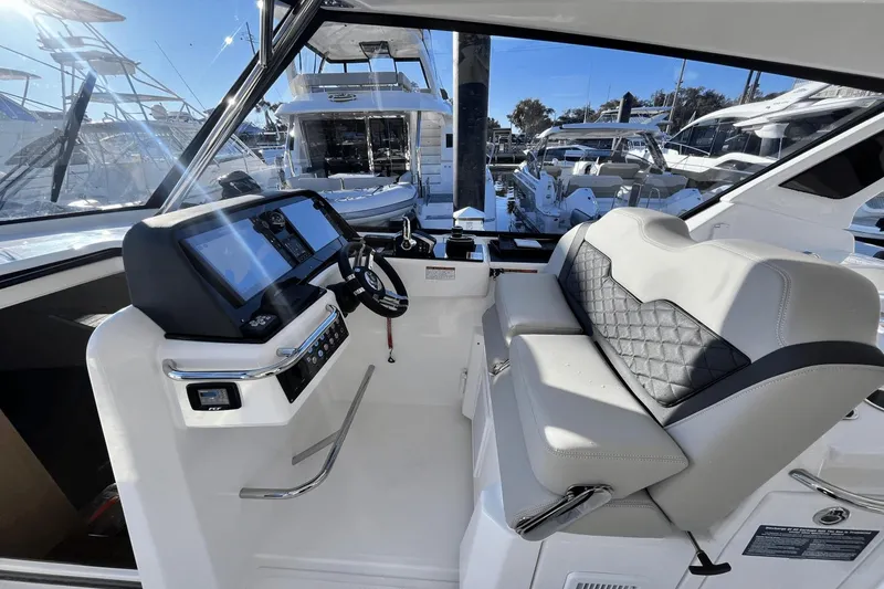 Slide: The Image of Aquila 36 Sport 2025 - 28