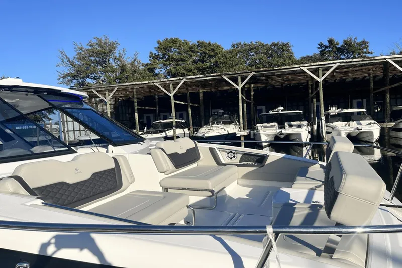 Slide: The Image of Aquila 36 Sport 2025 - 36