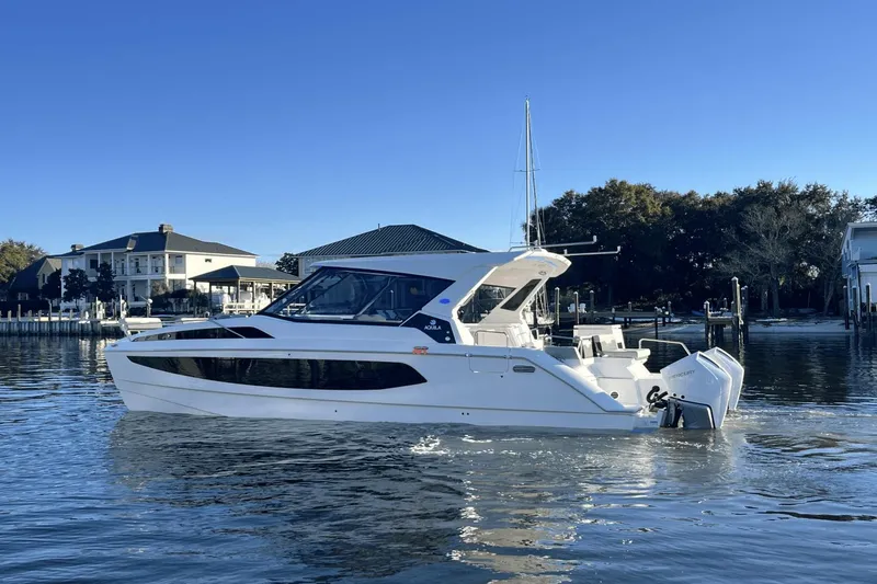 Slide: The Image of Aquila 36 Sport 2025 - 7