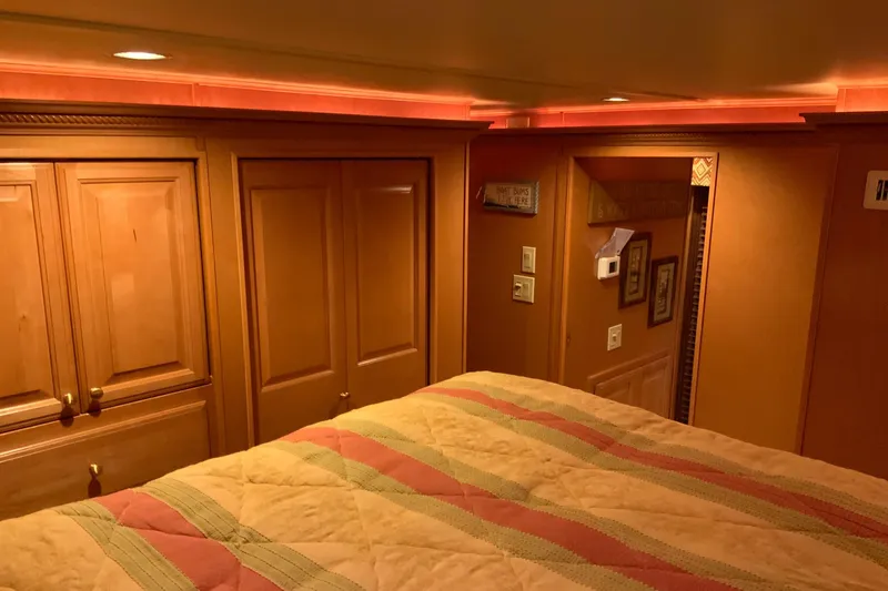 Slide: The Image of Sumerset 18 x 87 2004 - 51