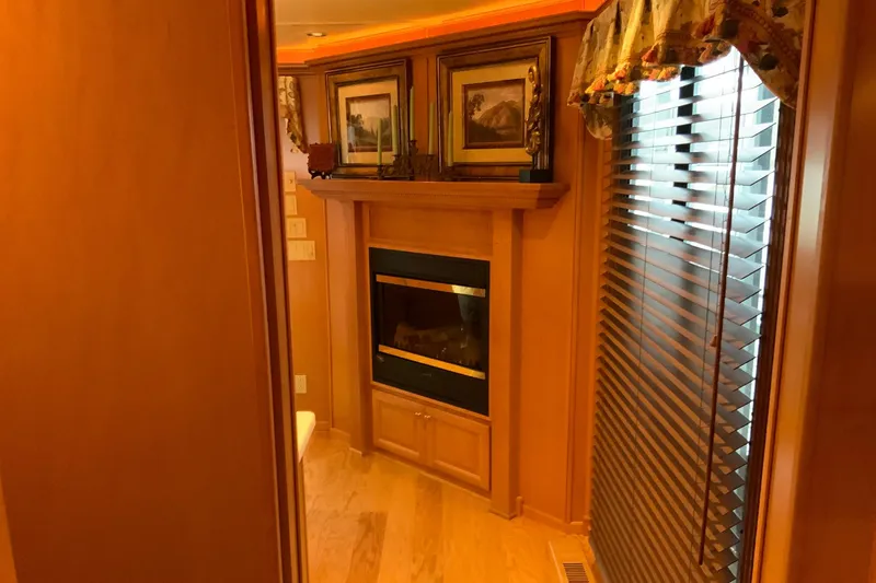 Slide: The Image of Sumerset 18 x 87 2004 - 56