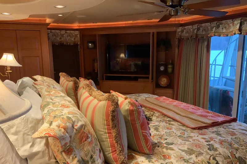 Slide: The Image of Sumerset 18 x 87 2004 - 61