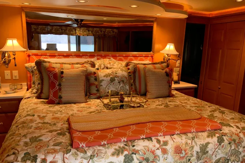 Slide: The Image of Sumerset 18 x 87 2004 - 63