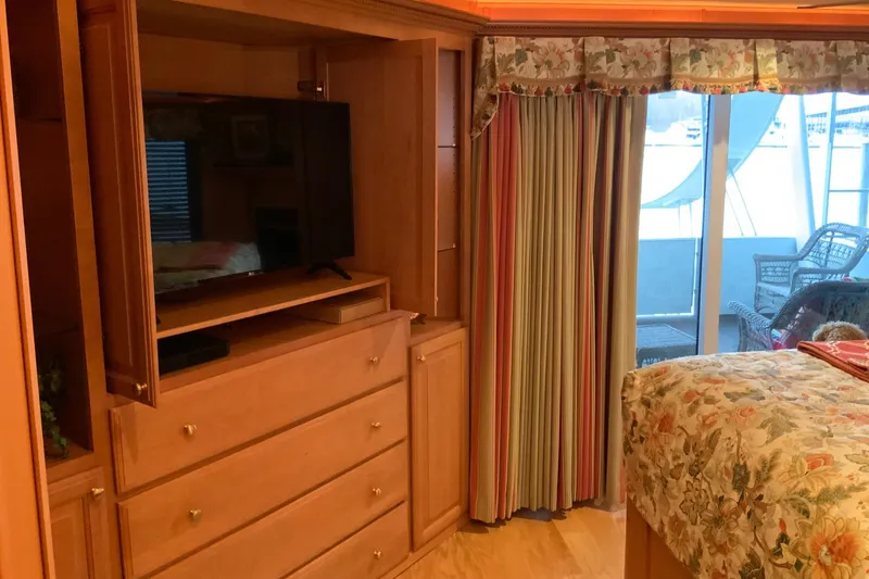 Slide: The Image of Sumerset 18 x 87 2004 - 68