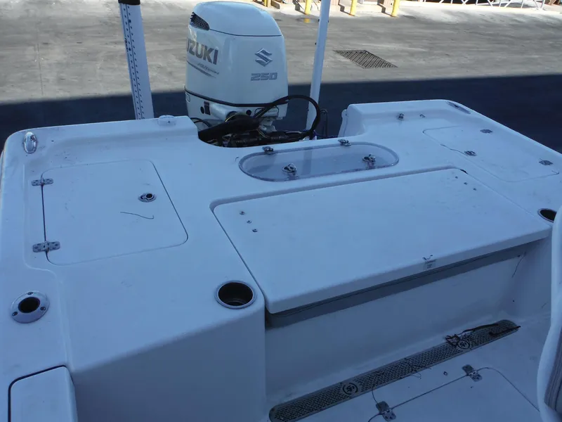 Slide: The Image of 2018 Sea Pro 248 Bay boat with Suzuki 250 engine, rear deck view. - 14