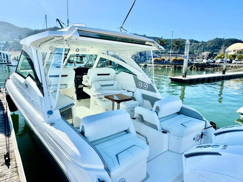 Slide: The Image of Tiara 34 LX 2026 - 58