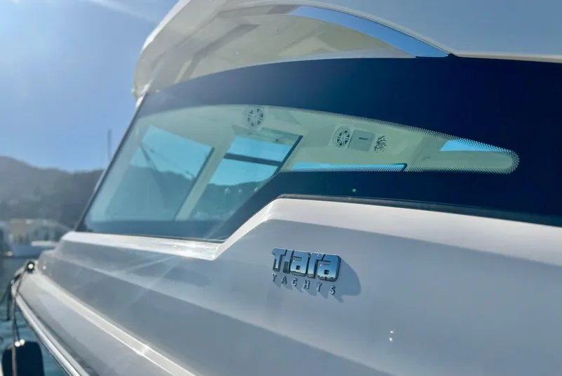 Slide: The Image of Tiara 34 LX 2026 - 59