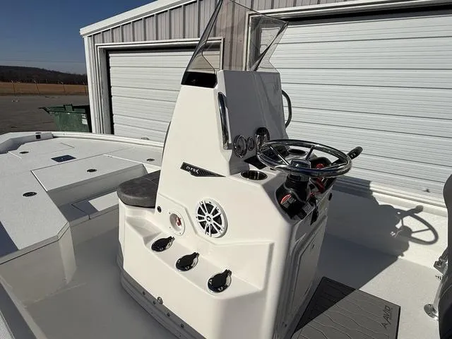 Slide: The Image of Avid 21 FSX 2025 - 14