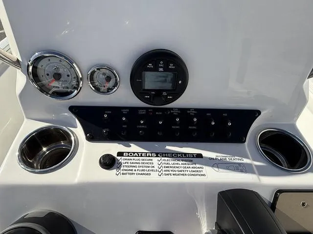 Slide: The Image of Avid 21 FSX 2025 - 17