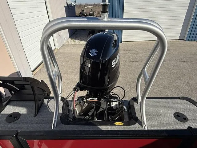 Slide: The Image of Bentley Pontoons Legacy 223 Navigator 2025 - 20