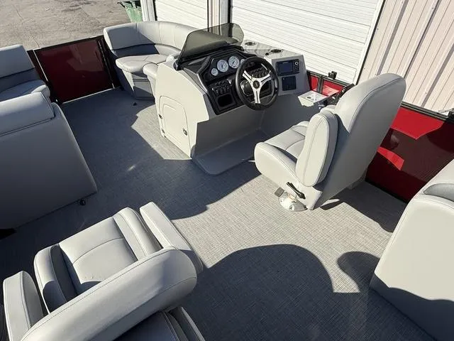 Slide: The Image of Bentley Pontoons Legacy 223 Navigator 2025 - 22