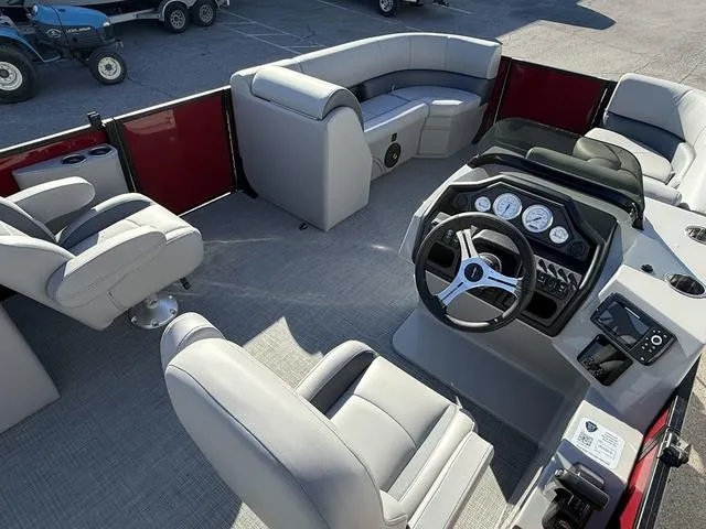 Slide: The Image of Bentley Pontoons Legacy 223 Navigator 2025 - 23