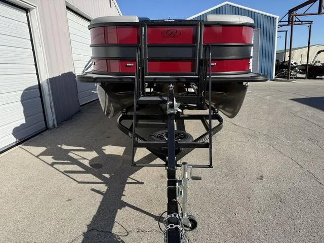 Slide: The Image of Bentley Pontoons Legacy 223 Navigator 2025 - 6