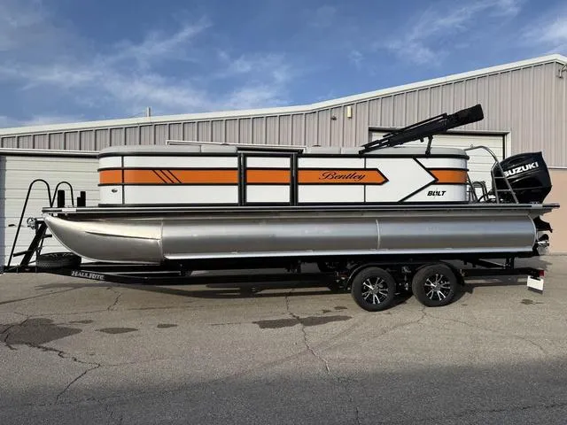 The Image of Bentley Pontoons Bolt 223 2025 - 1