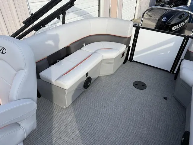 Slide: The Image of Bentley Pontoons Bolt 223 2025 - 12