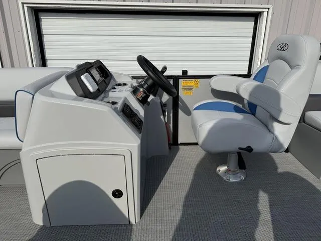 Slide: The Image of Bentley Pontoons Bolt 223 2025 - 13