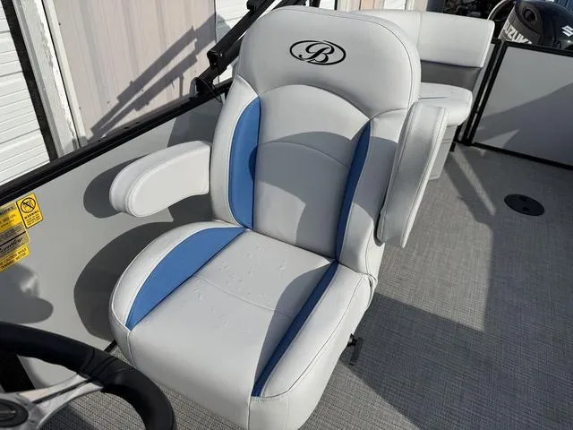 Slide: The Image of Bentley Pontoons Bolt 223 2025 - 14