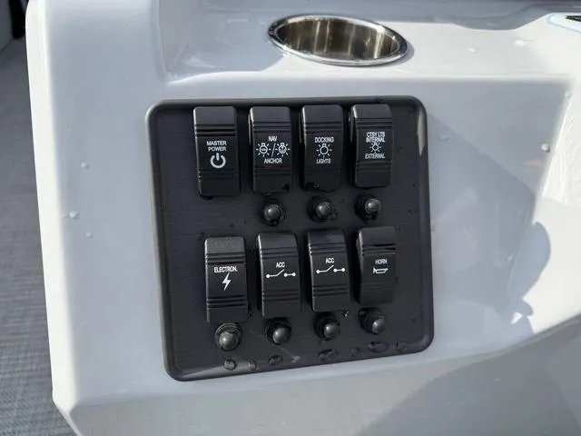 Slide: The Image of Bentley Pontoons Bolt 223 2025 - 16