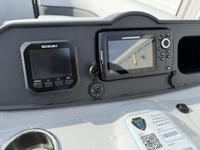 Slide: The Image of Bentley Pontoons Bolt 223 2025 - 17