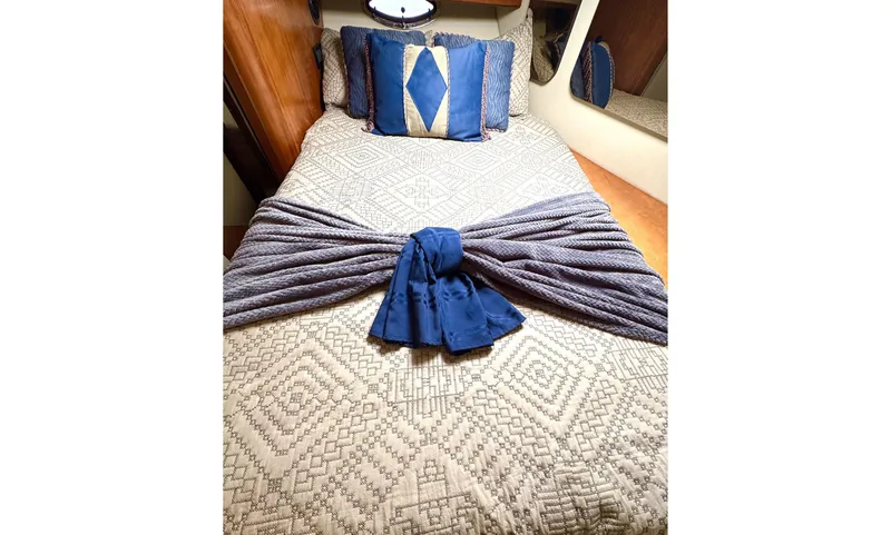 Slide: The Image of Cruisers Yachts 370 Express 2007 - 33