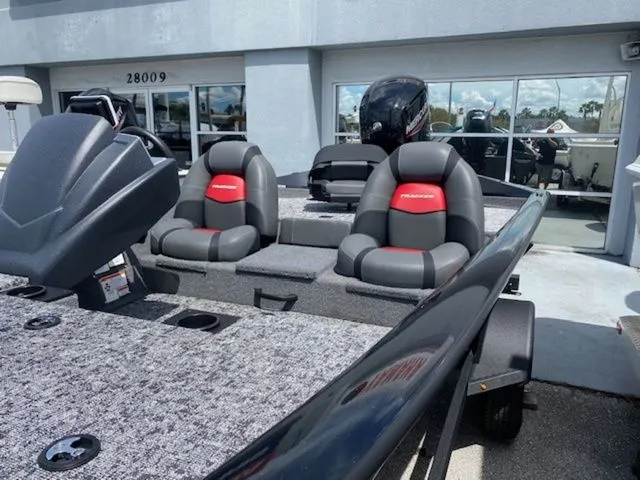 Slide: The Image of Tracker Pro Team 175 2025 - 3