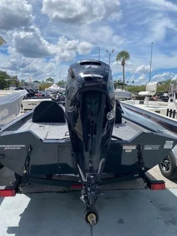 Slide: The Image of Tracker Pro Team 175 2025 - 6