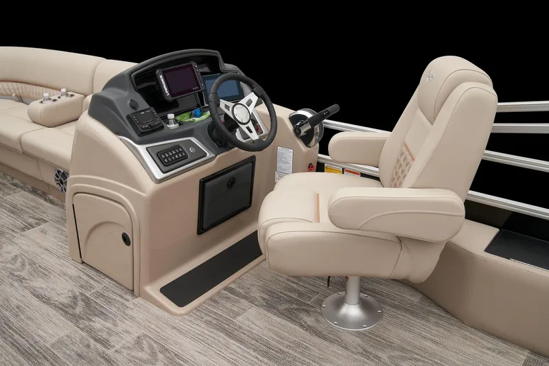 Slide: The Image of Ranger Reata 220FC 2025 - 31