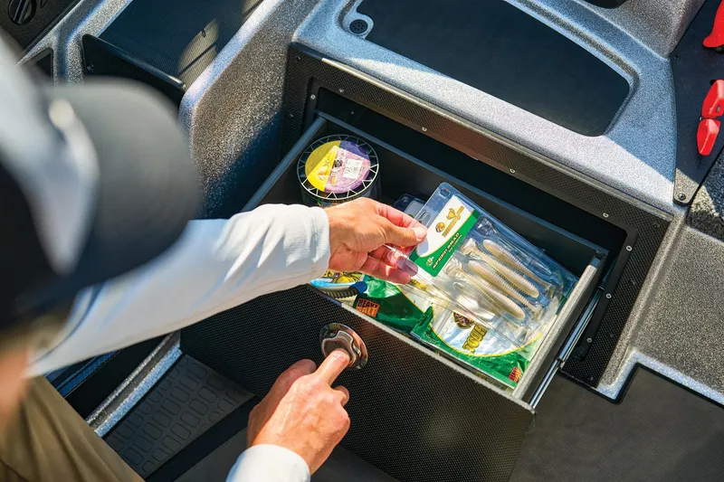 Slide: The Image of Triton 21XP Patriot 2025 - 115