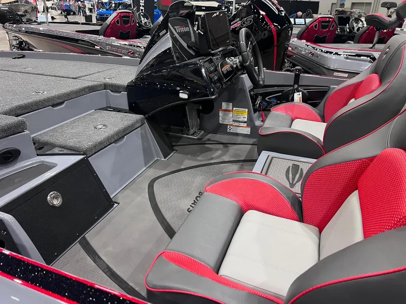 Slide: The Image of Triton 21XP Patriot 2025 - 133